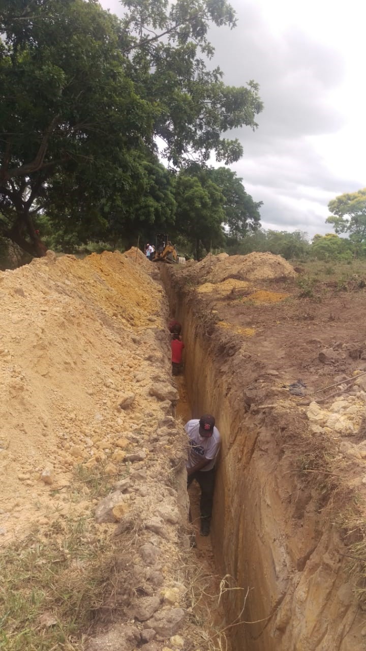 EXCAVACION A MANO EN CEPAS MATERIAL SECO TIPO II, PROFUNDIDAD DE 0.00 A 2.00 M., INCLUYE: AFINE DE TALUDES Y FONDO, MANO DE OBRA, HERRAMIENTA Y EQUIPO NECESARIO.					
					
